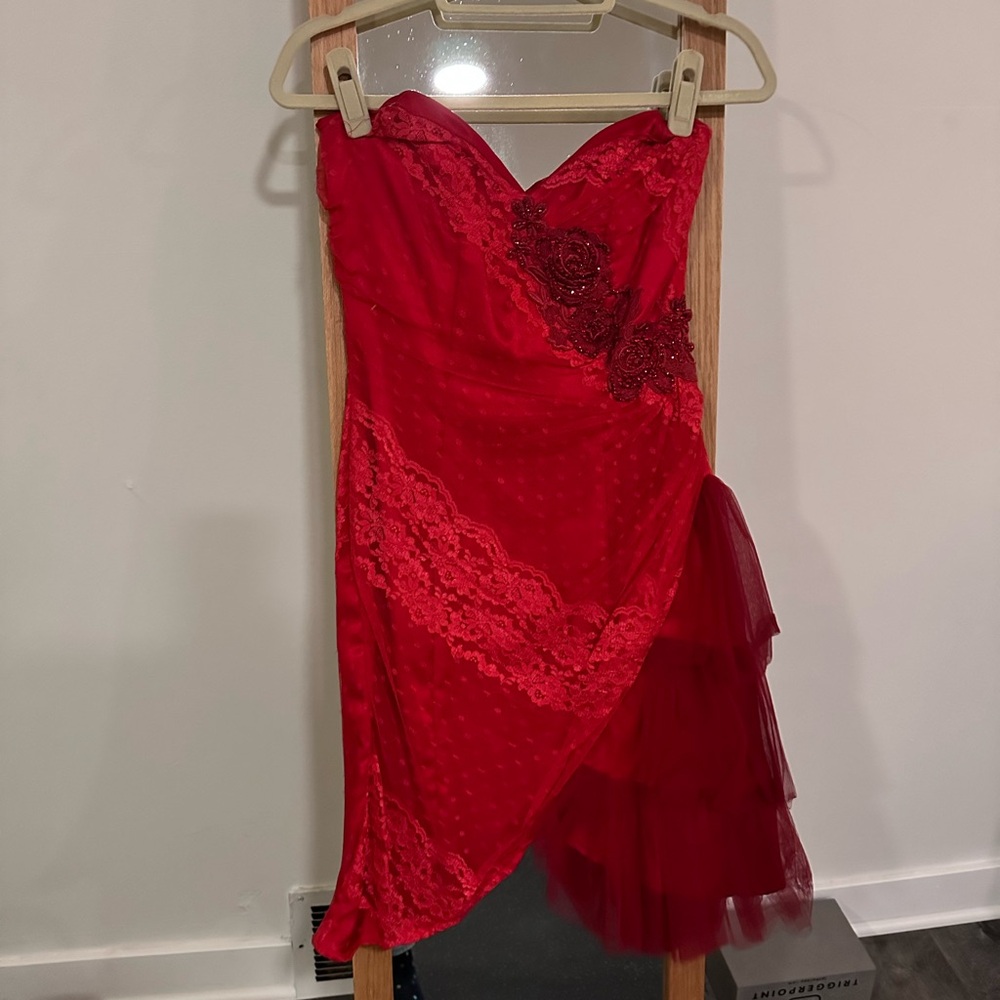 Elegant Red Strapless Dress